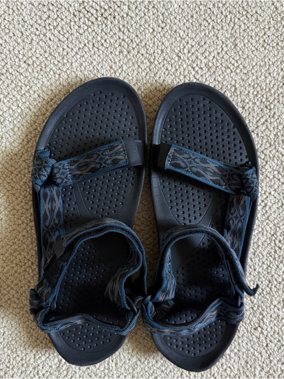 Men’s Teva Sandals - great condition